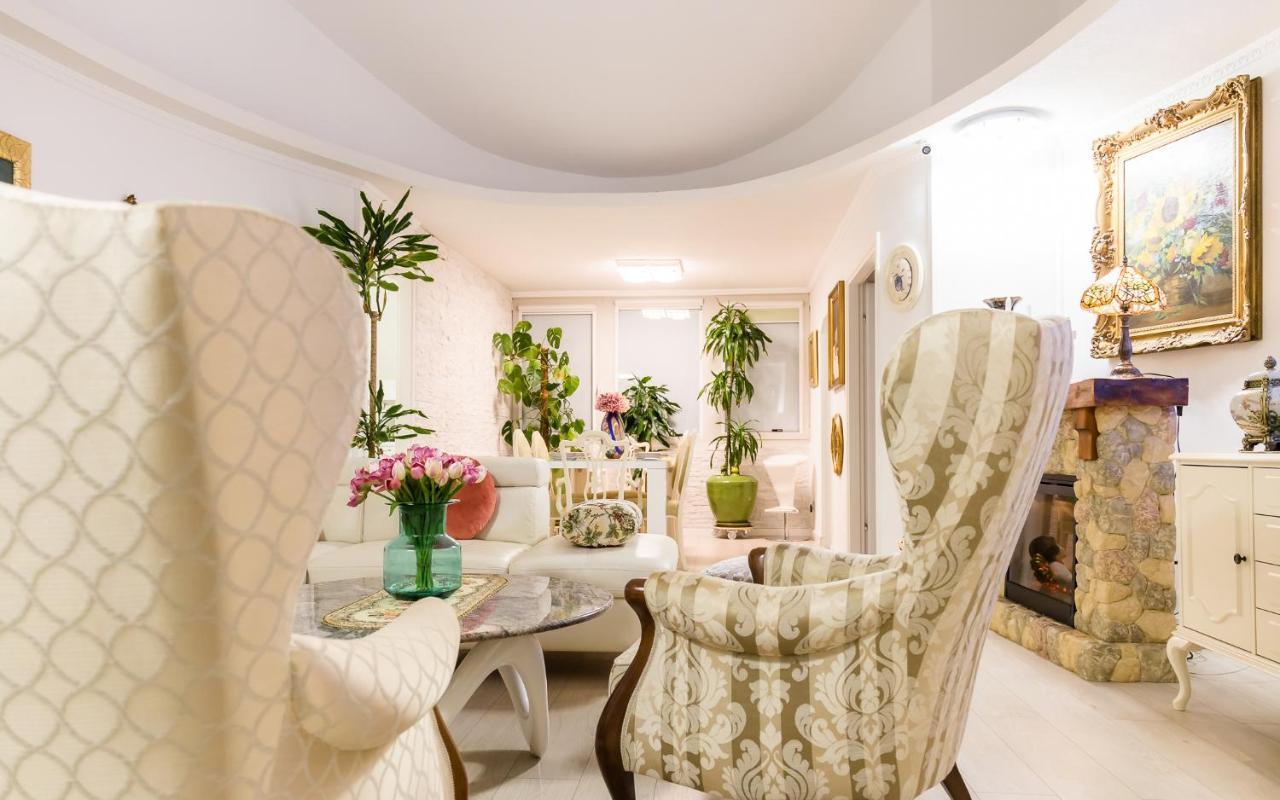 Luxury Apartment Sara Umag Bagian luar foto