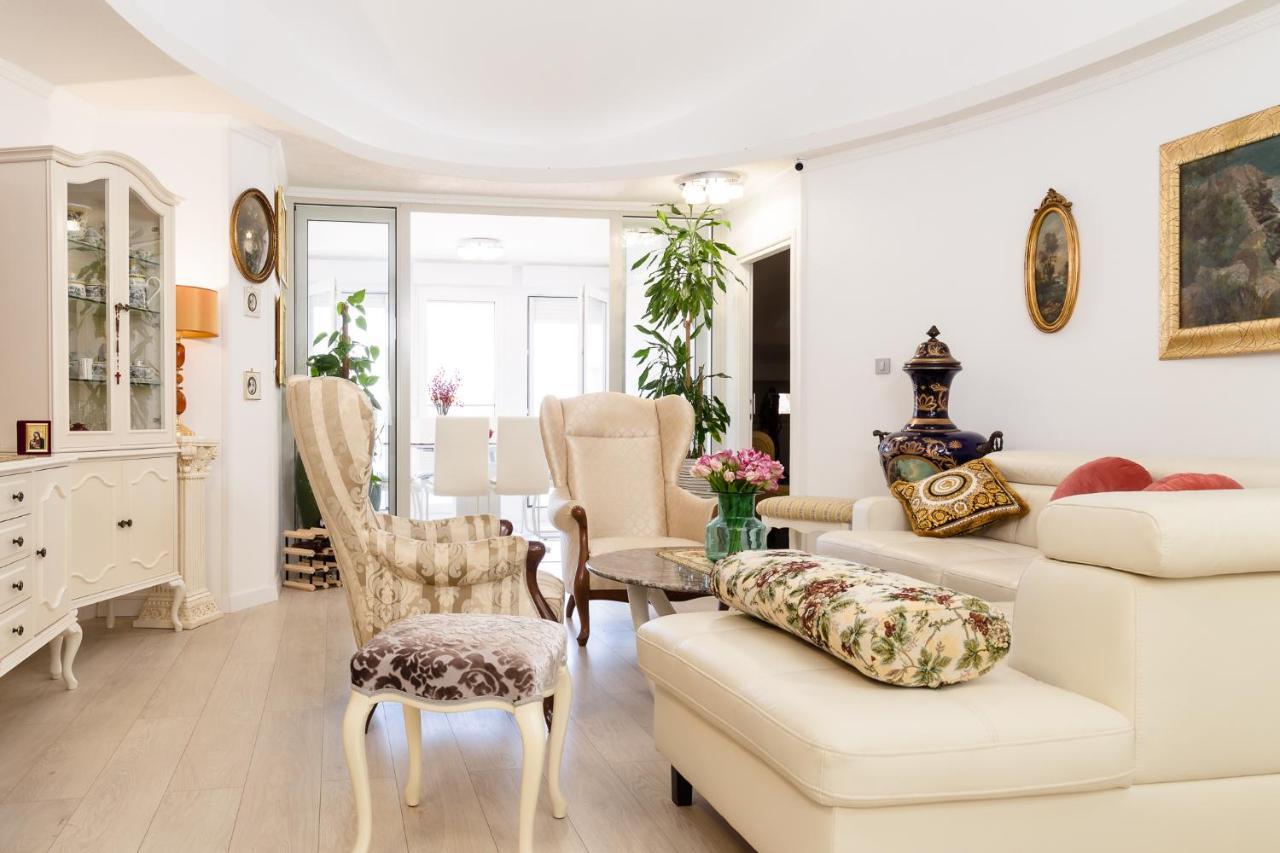 Luxury Apartment Sara Umag Bagian luar foto