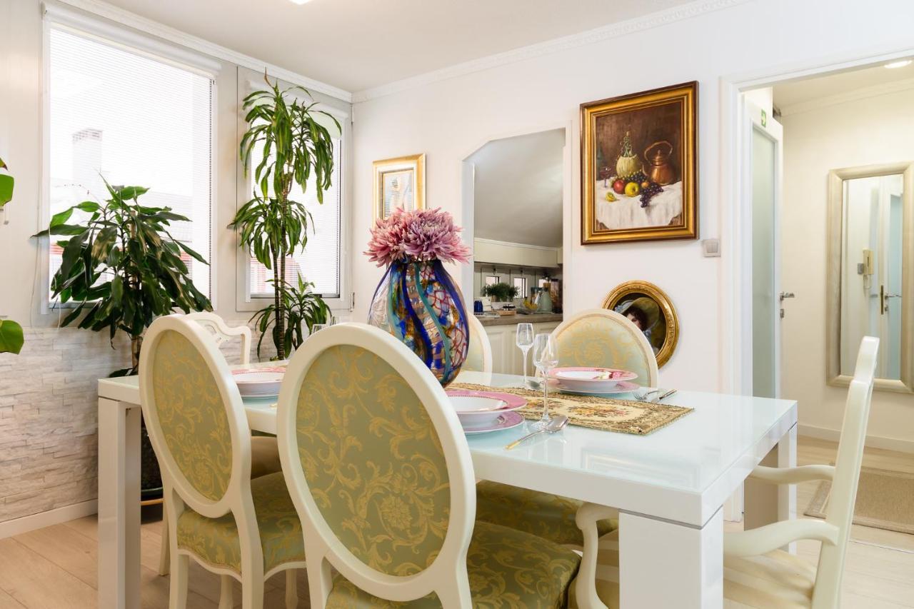Luxury Apartment Sara Umag Bagian luar foto