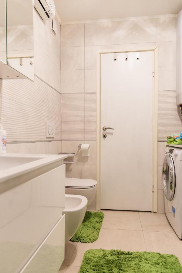 Luxury Apartment Sara Umag Bagian luar foto