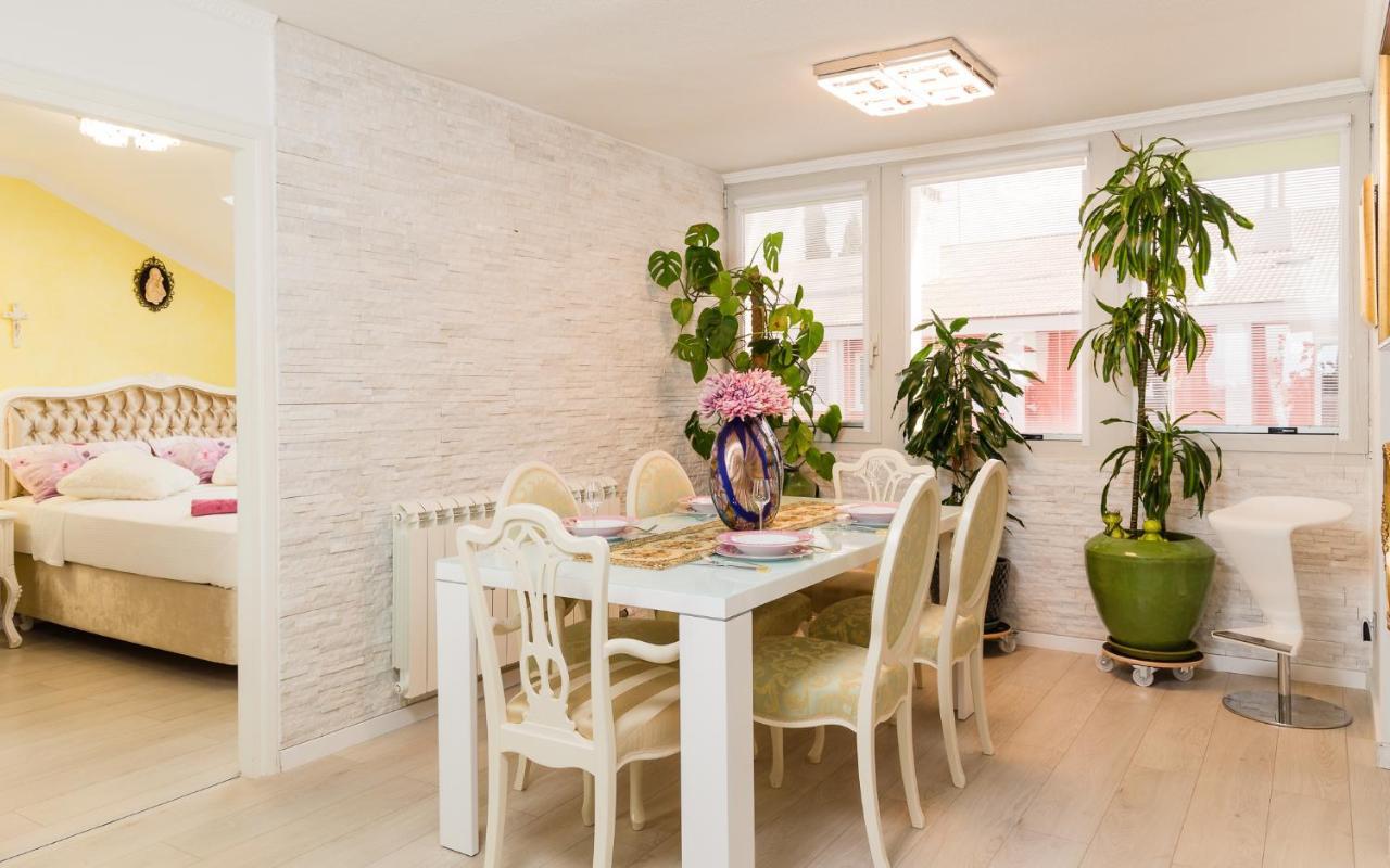 Luxury Apartment Sara Umag Bagian luar foto