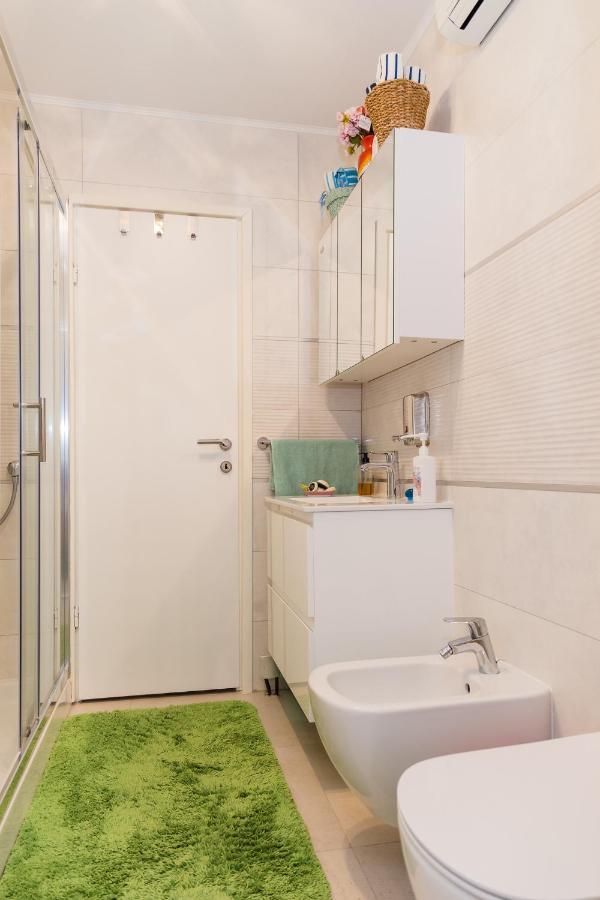 Luxury Apartment Sara Umag Bagian luar foto